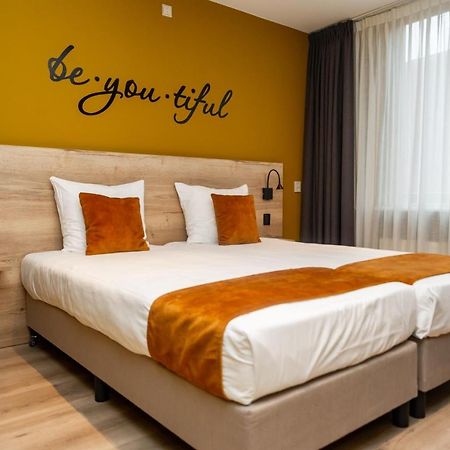 Hotel Onder De Linden Roden Bagian luar foto