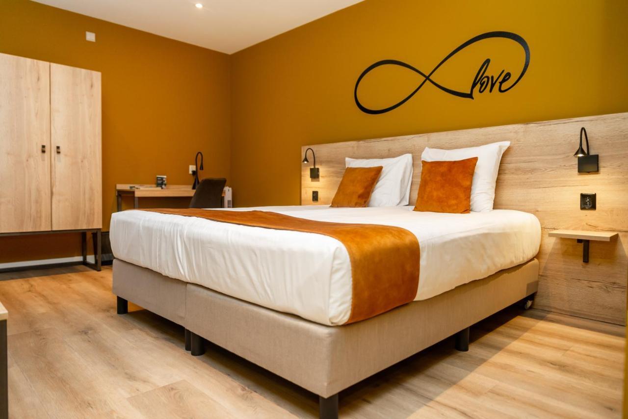 Hotel Onder De Linden Roden Bagian luar foto