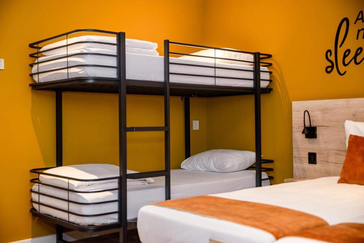 Hotel Onder De Linden Roden Bagian luar foto
