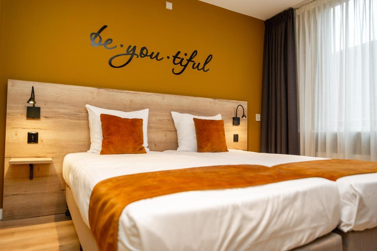 Hotel Onder De Linden Roden Bagian luar foto