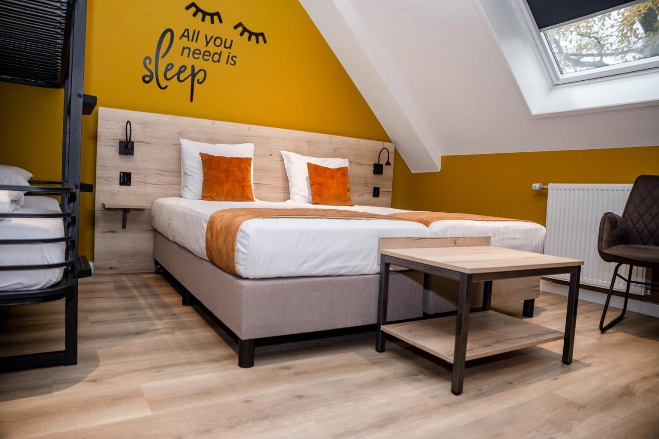 Hotel Onder De Linden Roden Bagian luar foto