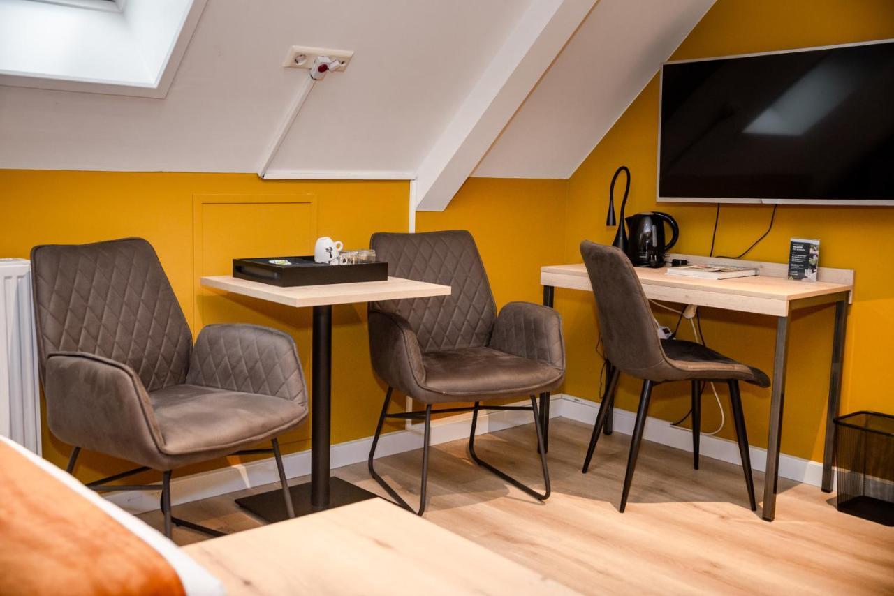 Hotel Onder De Linden Roden Bagian luar foto
