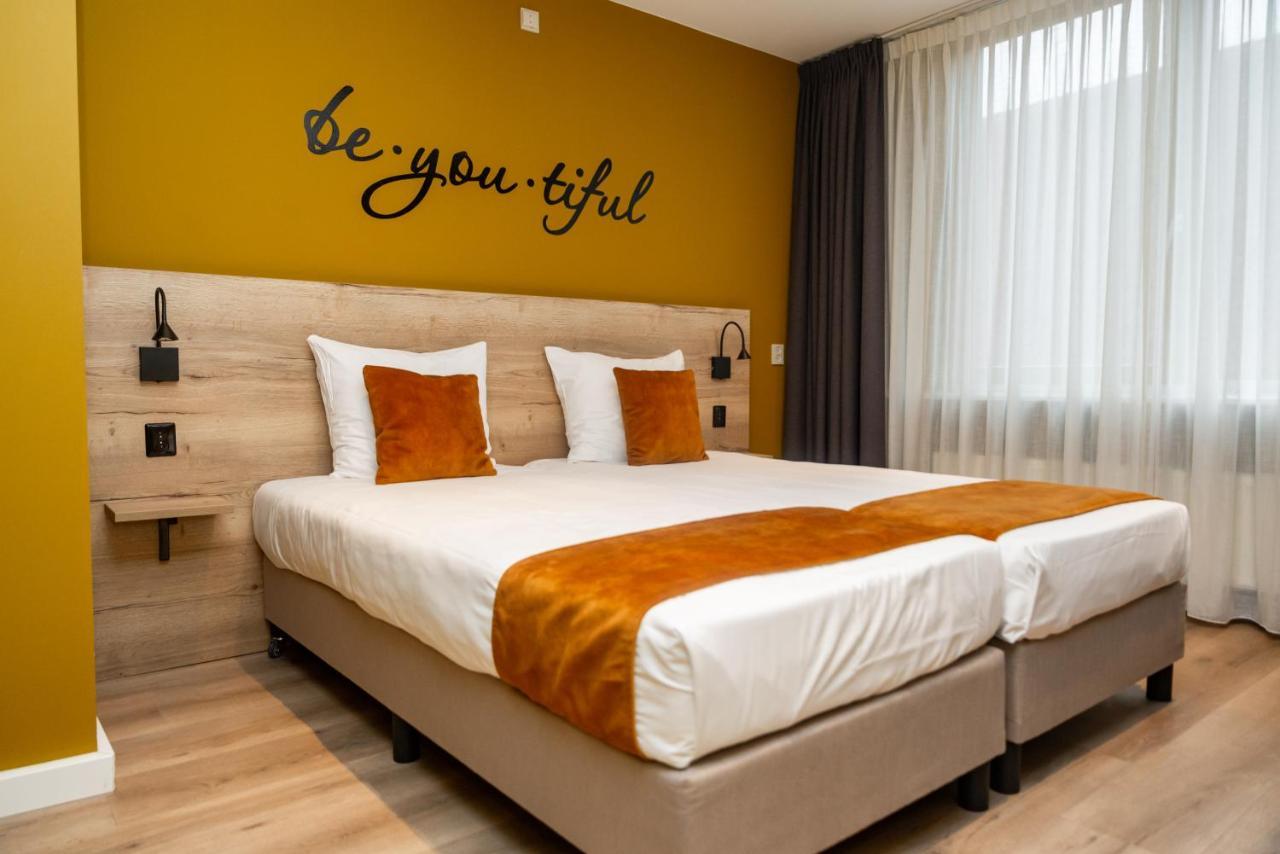Hotel Onder De Linden Roden Bagian luar foto