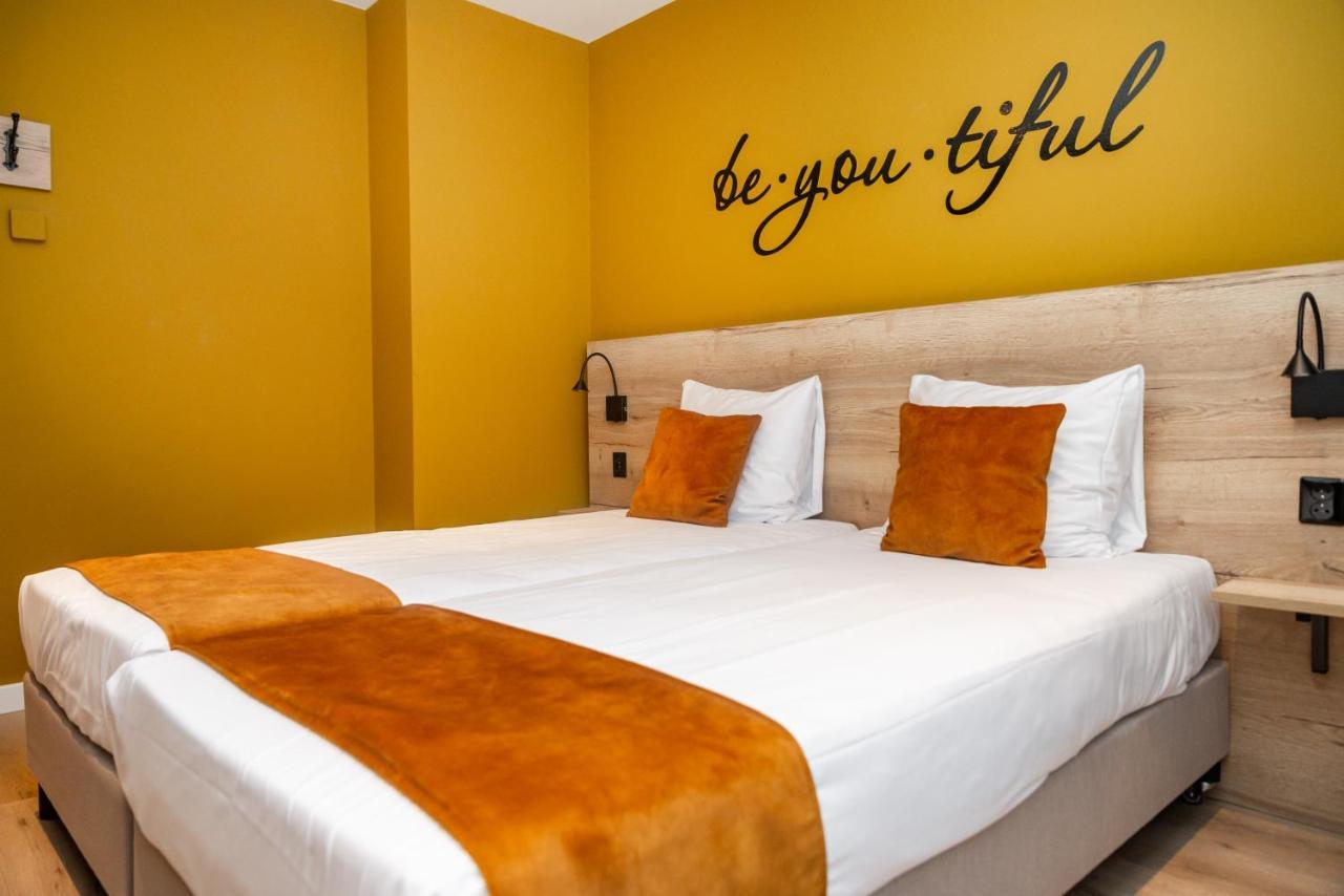 Hotel Onder De Linden Roden Bagian luar foto