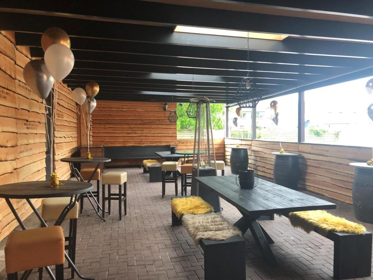 Hotel Onder De Linden Roden Bagian luar foto