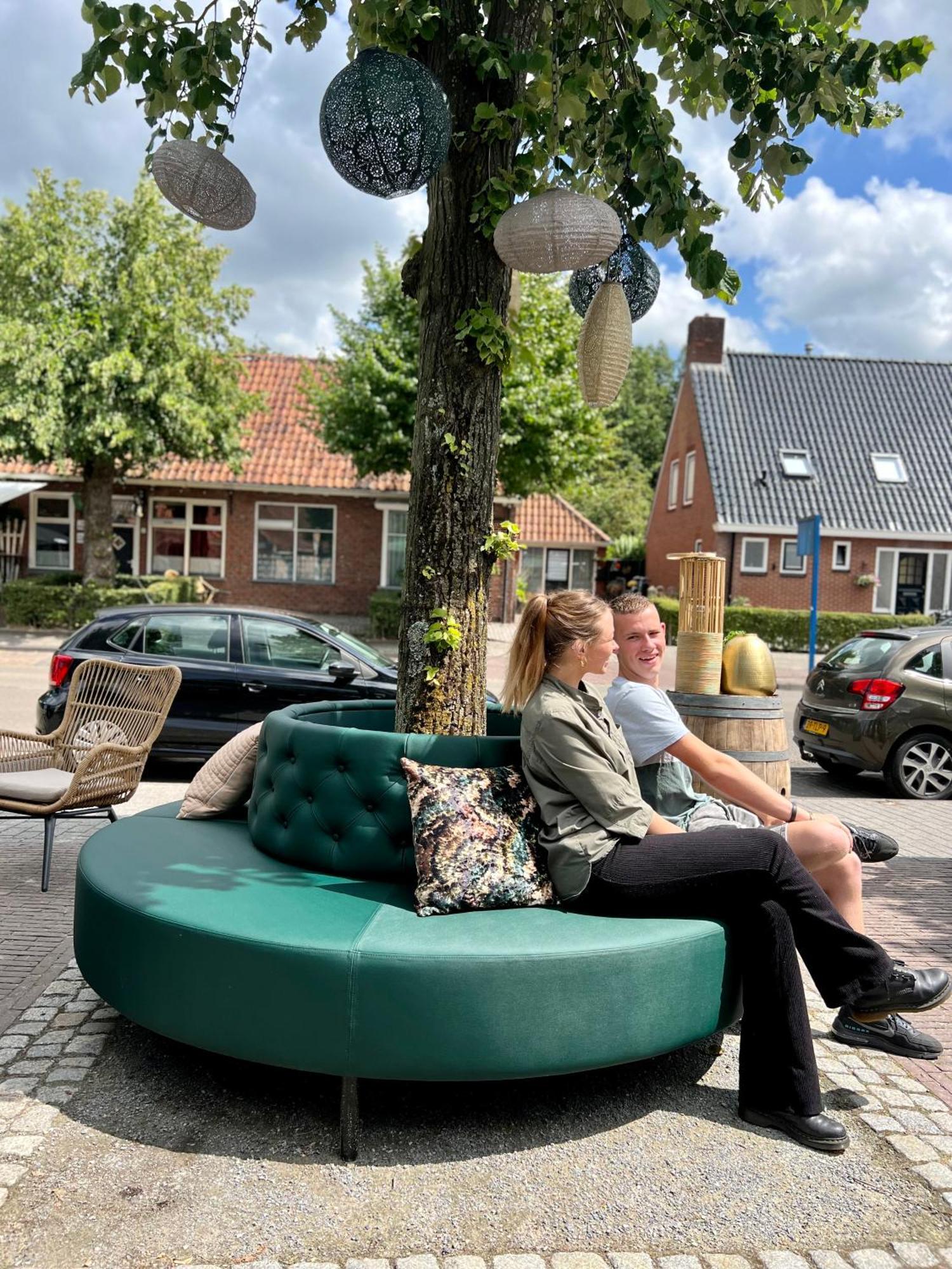 Hotel Onder De Linden Roden Bagian luar foto