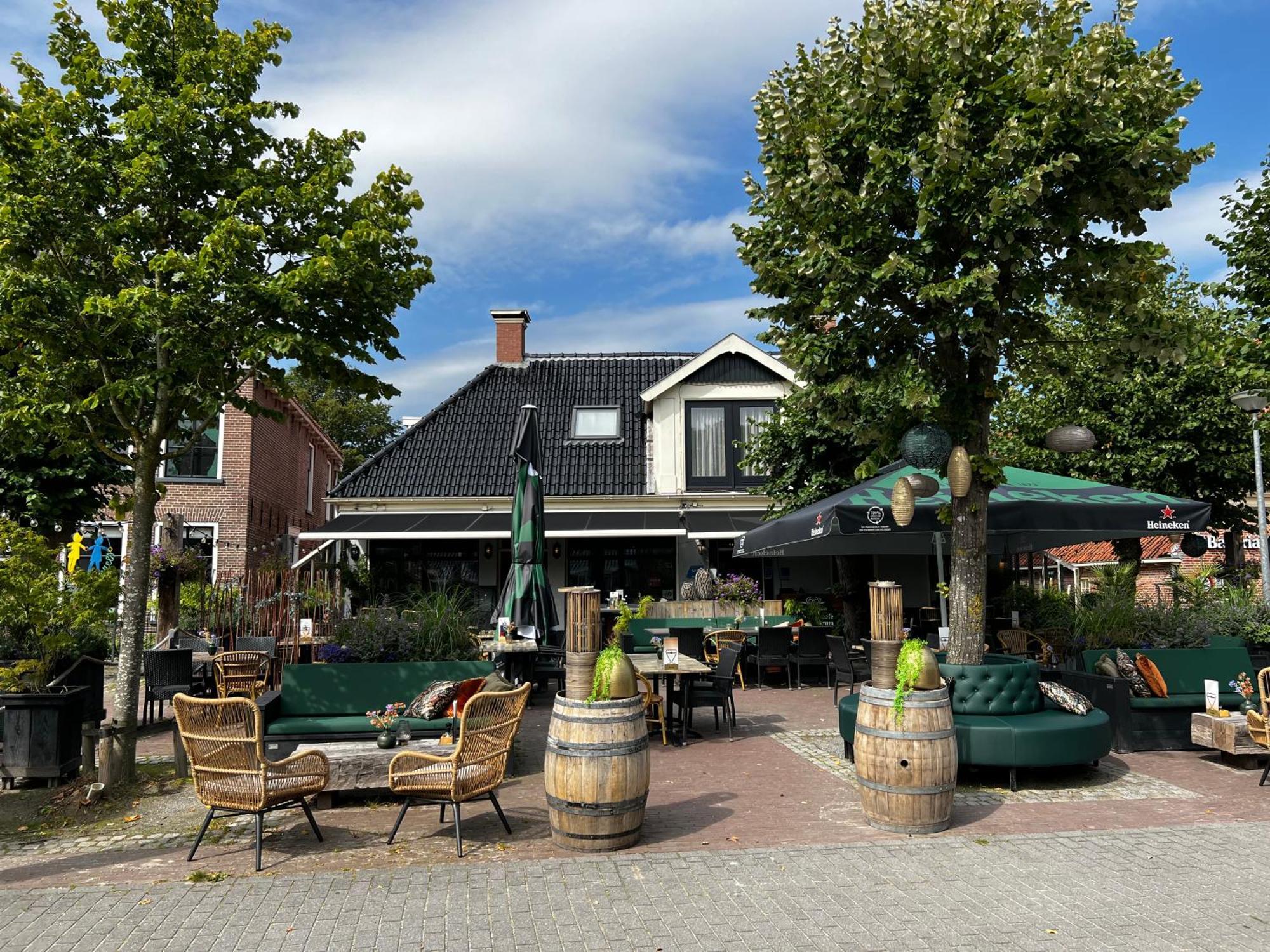 Hotel Onder De Linden Roden Bagian luar foto