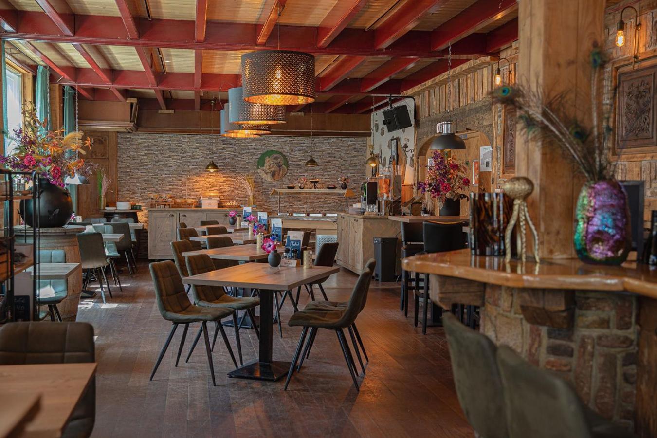 Hotel Onder De Linden Roden Bagian luar foto