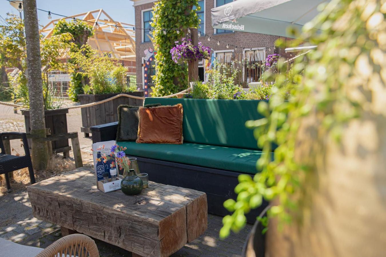 Hotel Onder De Linden Roden Bagian luar foto